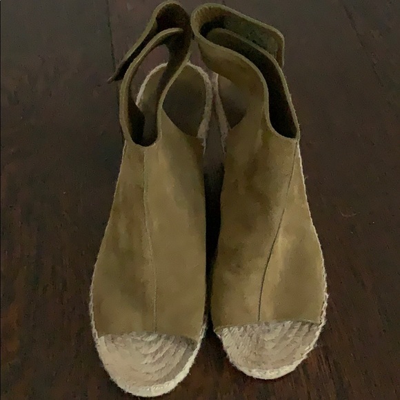 Celine wedges